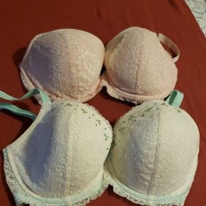 Set of  2 bras Victoria secret..